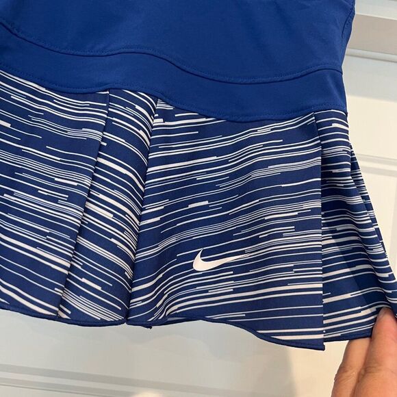 Nike Women Size Large Dri-Fit Blue White Pleated Activewear Tennis Skort - Picture 3 of 6